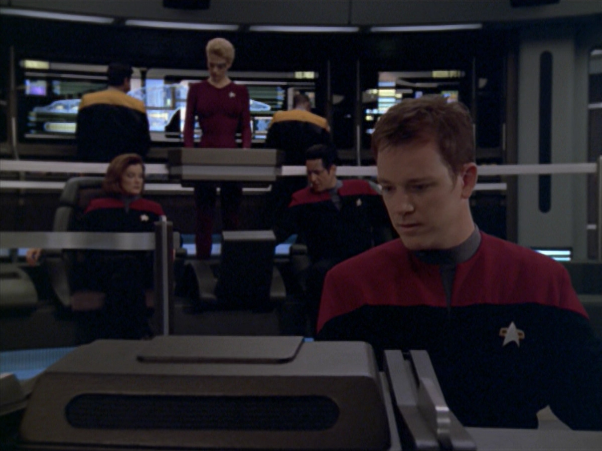 extant_StarTrek_VOY_5x20-ThinkTank_01304.jpg
