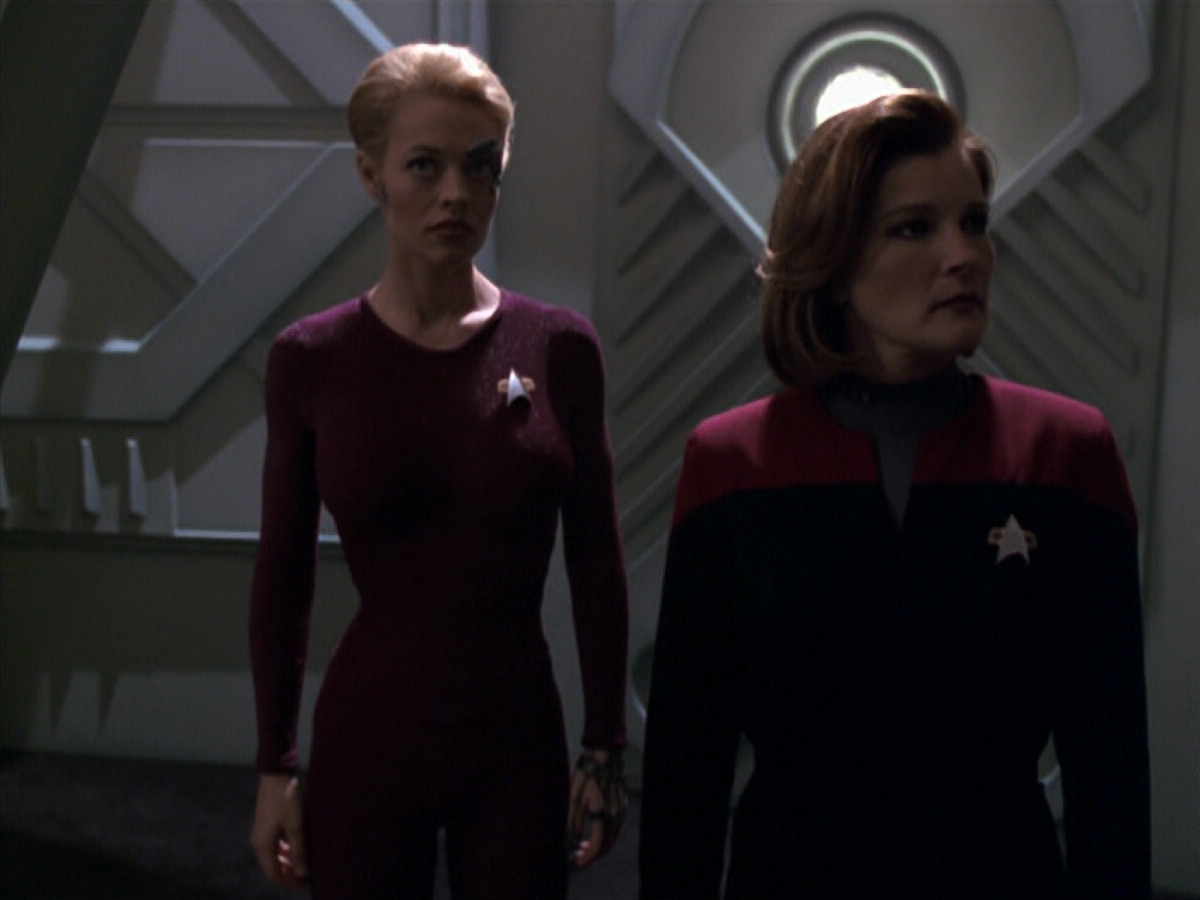 extant_StarTrek_VOY_5x20-ThinkTank_01353.jpg
