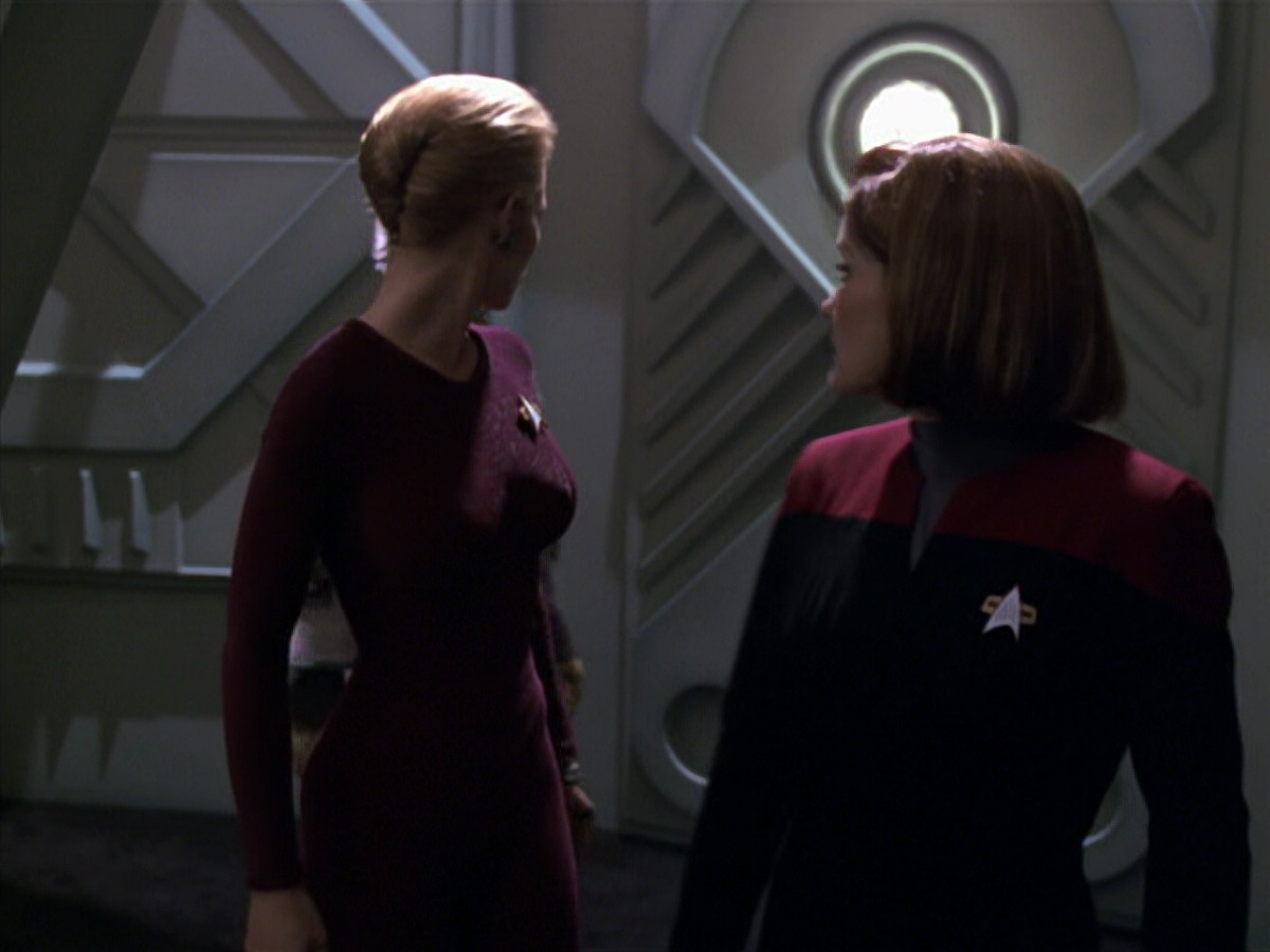 extant_StarTrek_VOY_5x20-ThinkTank_01357.jpg
