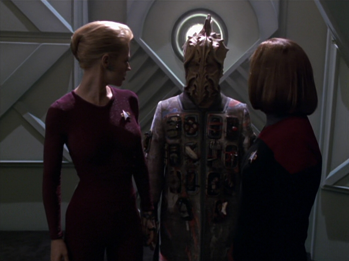 extant_StarTrek_VOY_5x20-ThinkTank_01360.jpg