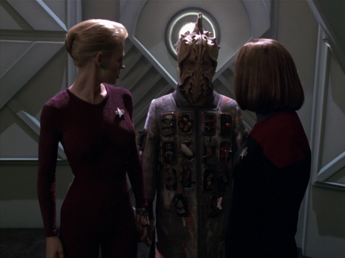 extant_StarTrek_VOY_5x20-ThinkTank_01361.jpg
