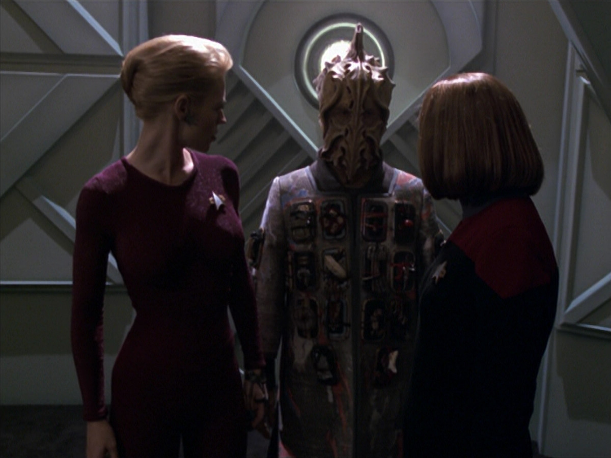 extant_StarTrek_VOY_5x20-ThinkTank_01362.jpg