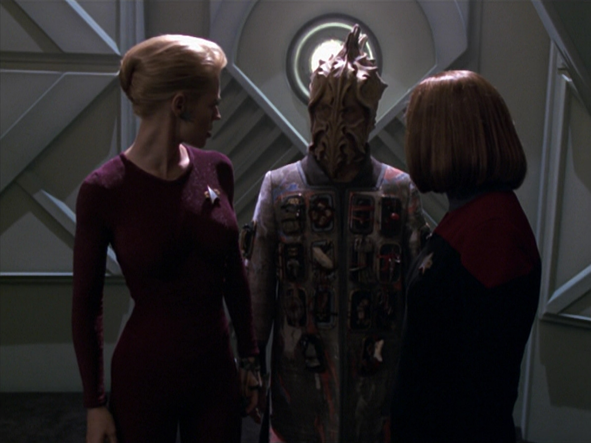 extant_StarTrek_VOY_5x20-ThinkTank_01363.jpg