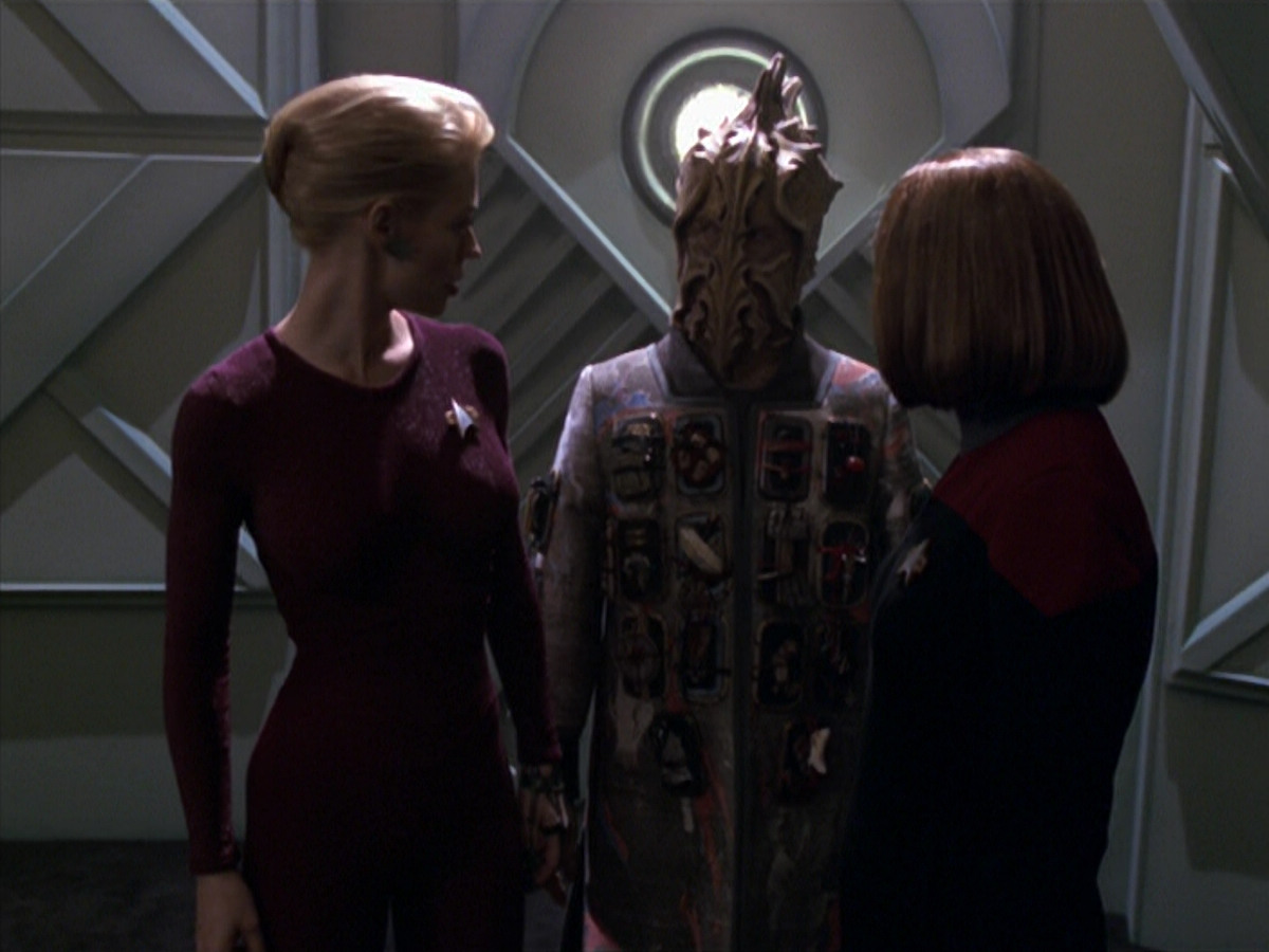 extant_StarTrek_VOY_5x20-ThinkTank_01365.jpg