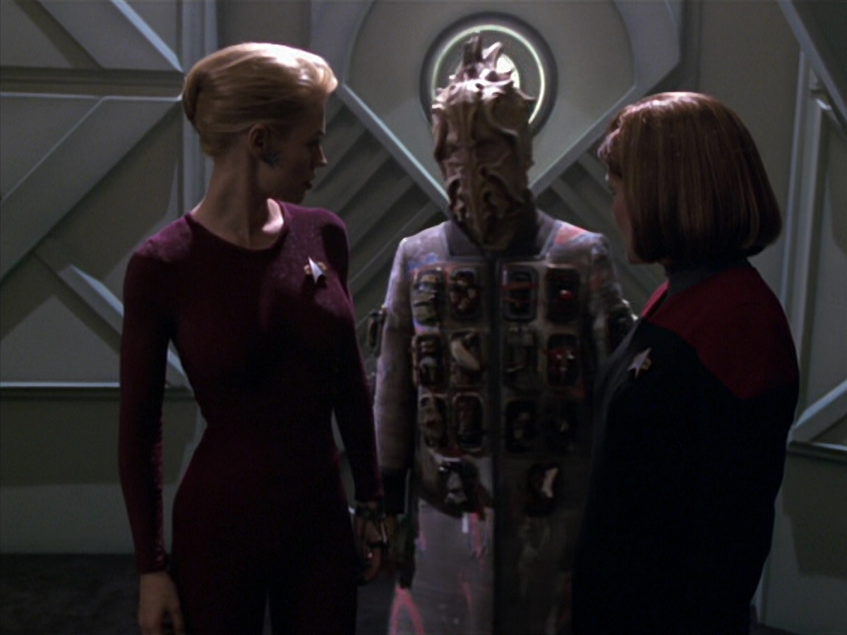extant_StarTrek_VOY_5x20-ThinkTank_01370.jpg