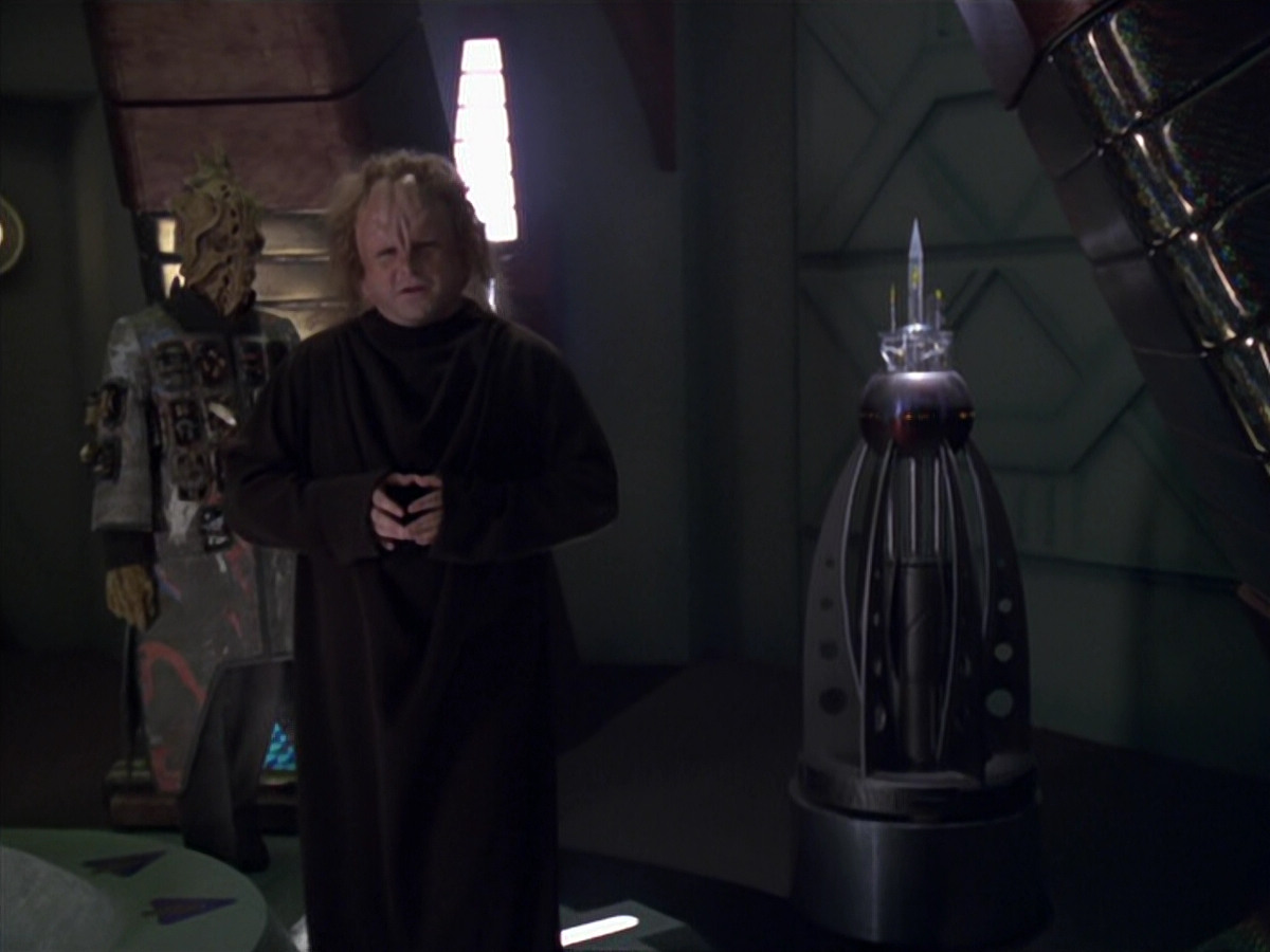 extant_StarTrek_VOY_5x20-ThinkTank_01395.jpg