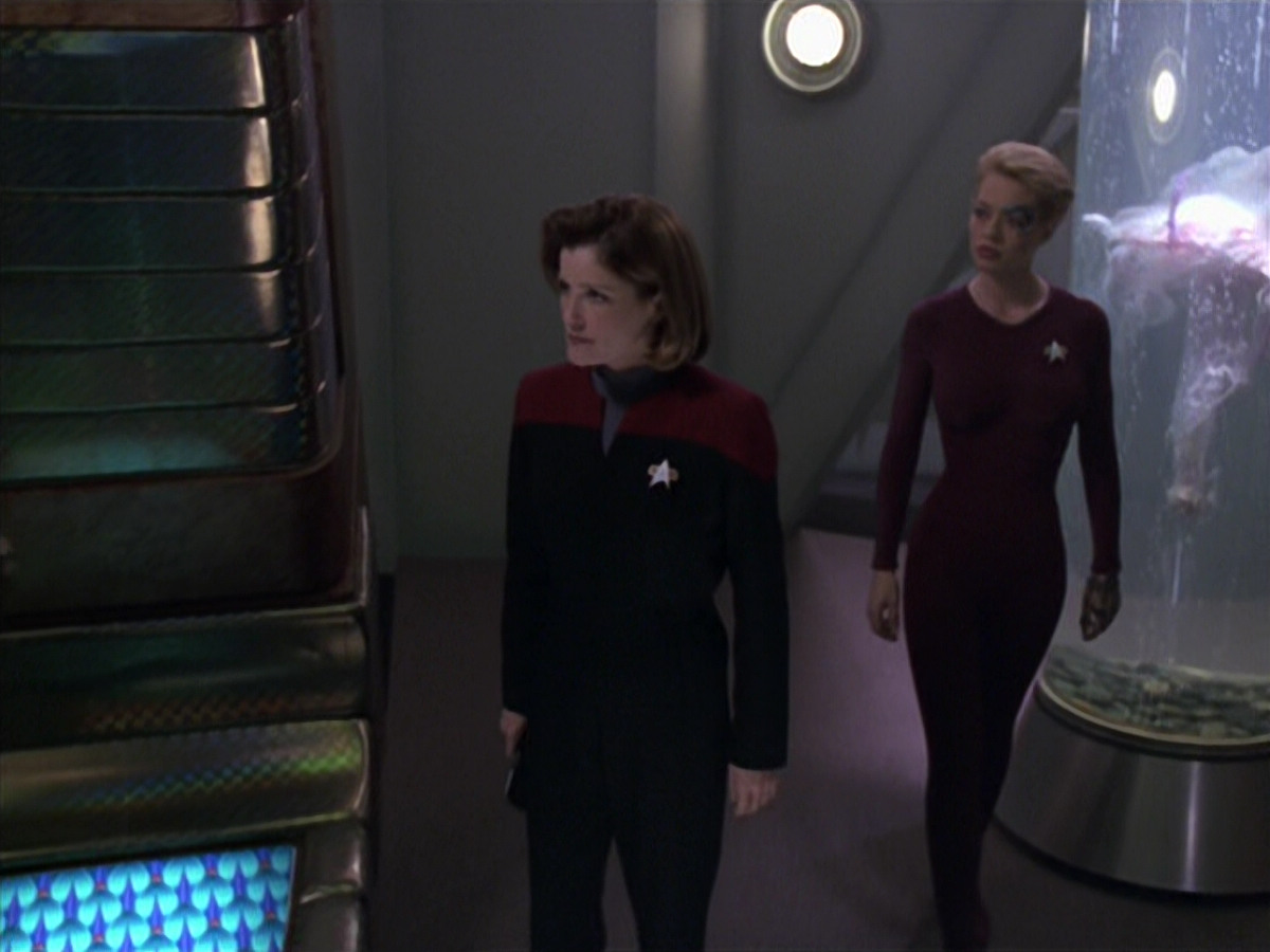 extant_StarTrek_VOY_5x20-ThinkTank_01396.jpg
