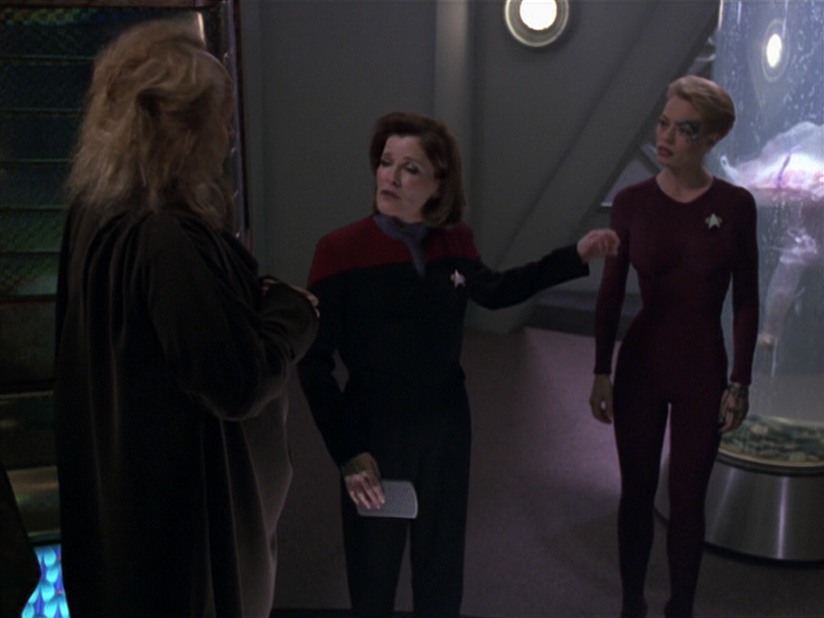 extant_StarTrek_VOY_5x20-ThinkTank_01403.jpg