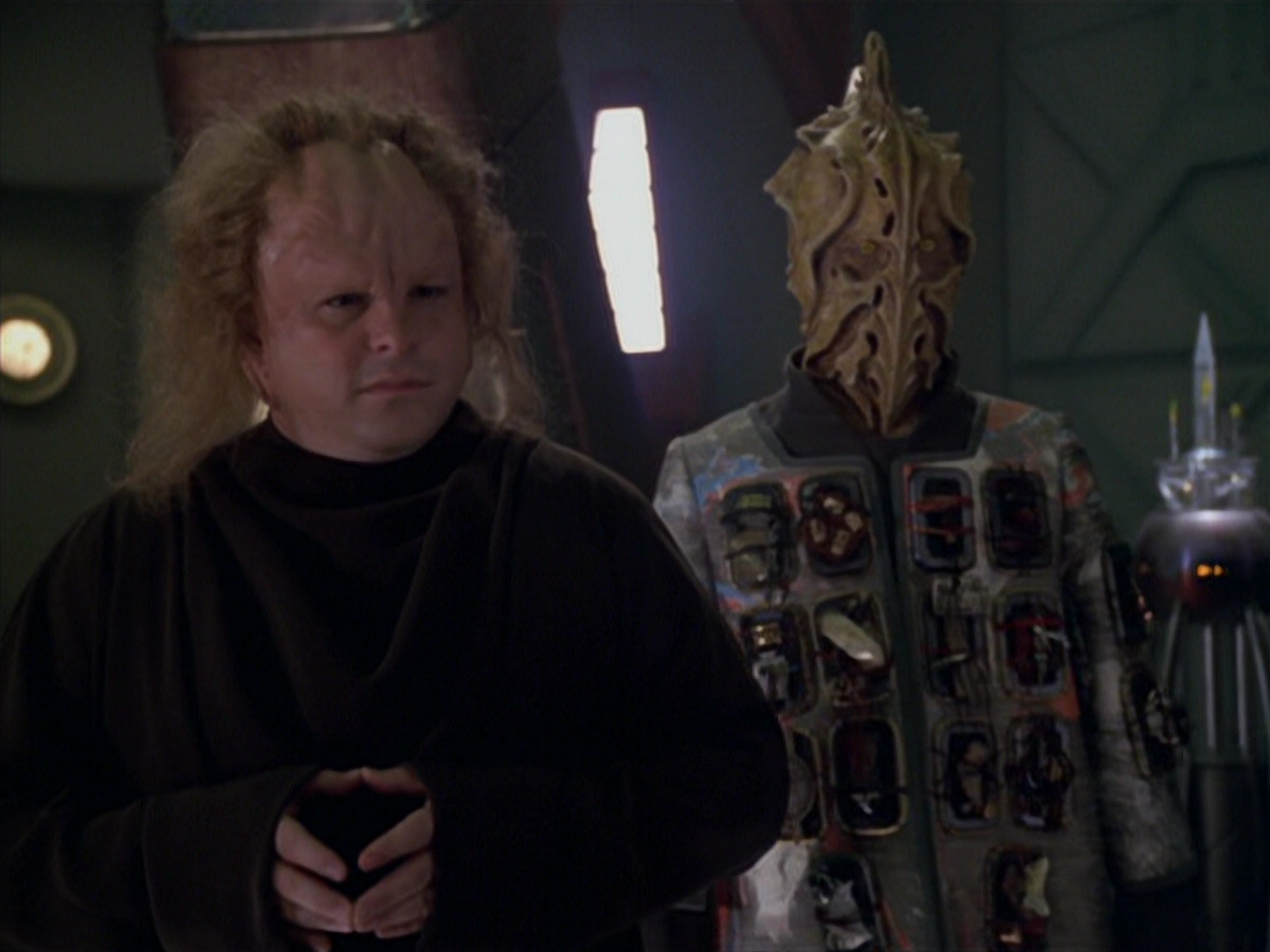 extant_StarTrek_VOY_5x20-ThinkTank_01406.jpg