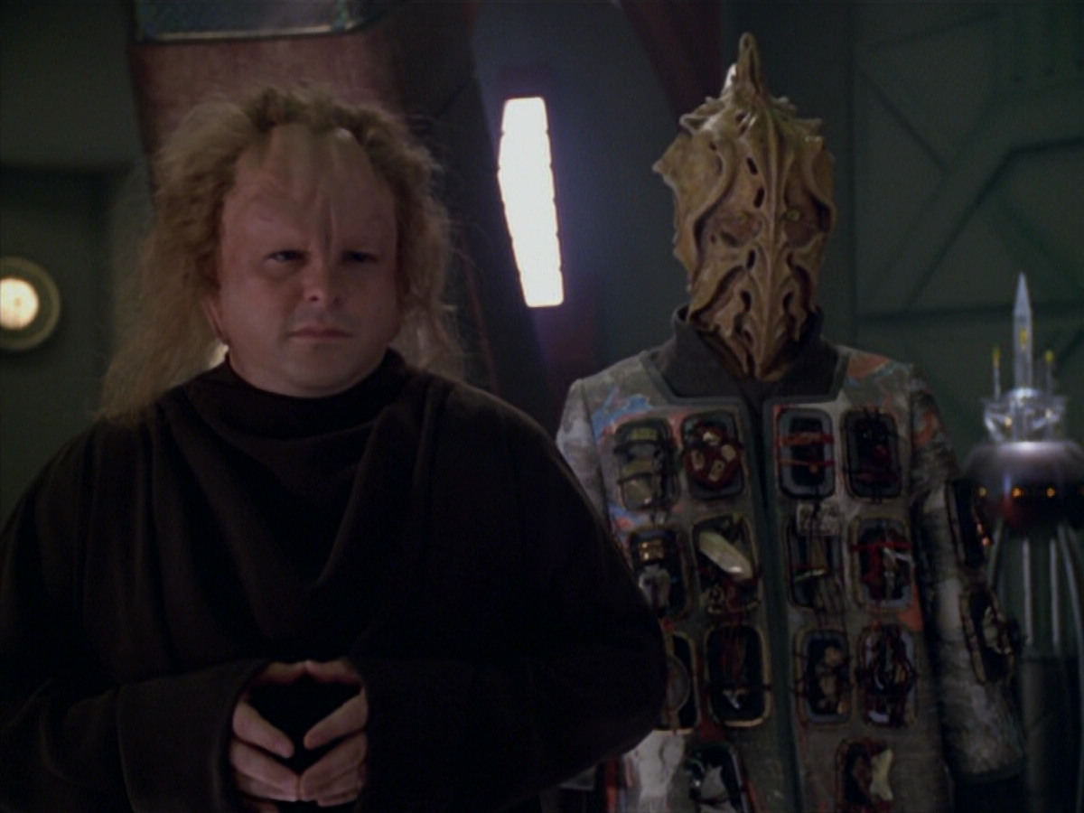 extant_StarTrek_VOY_5x20-ThinkTank_01408.jpg