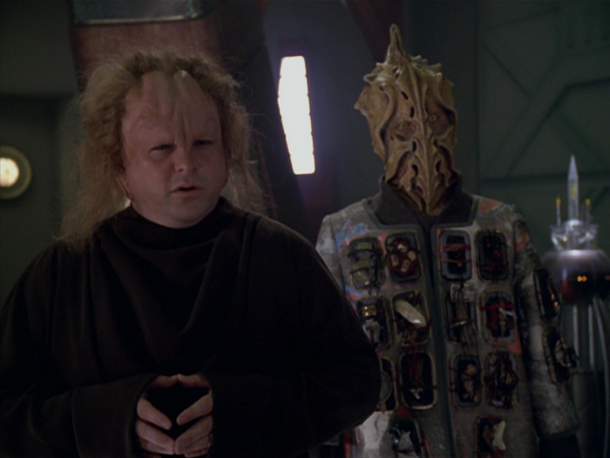 extant_StarTrek_VOY_5x20-ThinkTank_01417.jpg