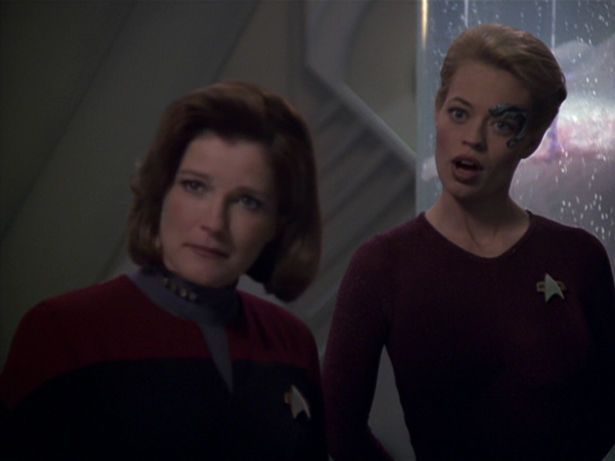 extant_StarTrek_VOY_5x20-ThinkTank_01425.jpg