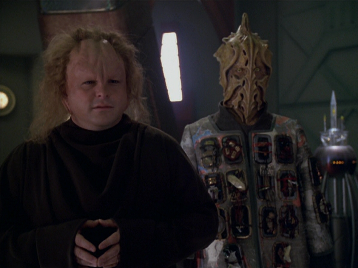 extant_StarTrek_VOY_5x20-ThinkTank_01427.jpg