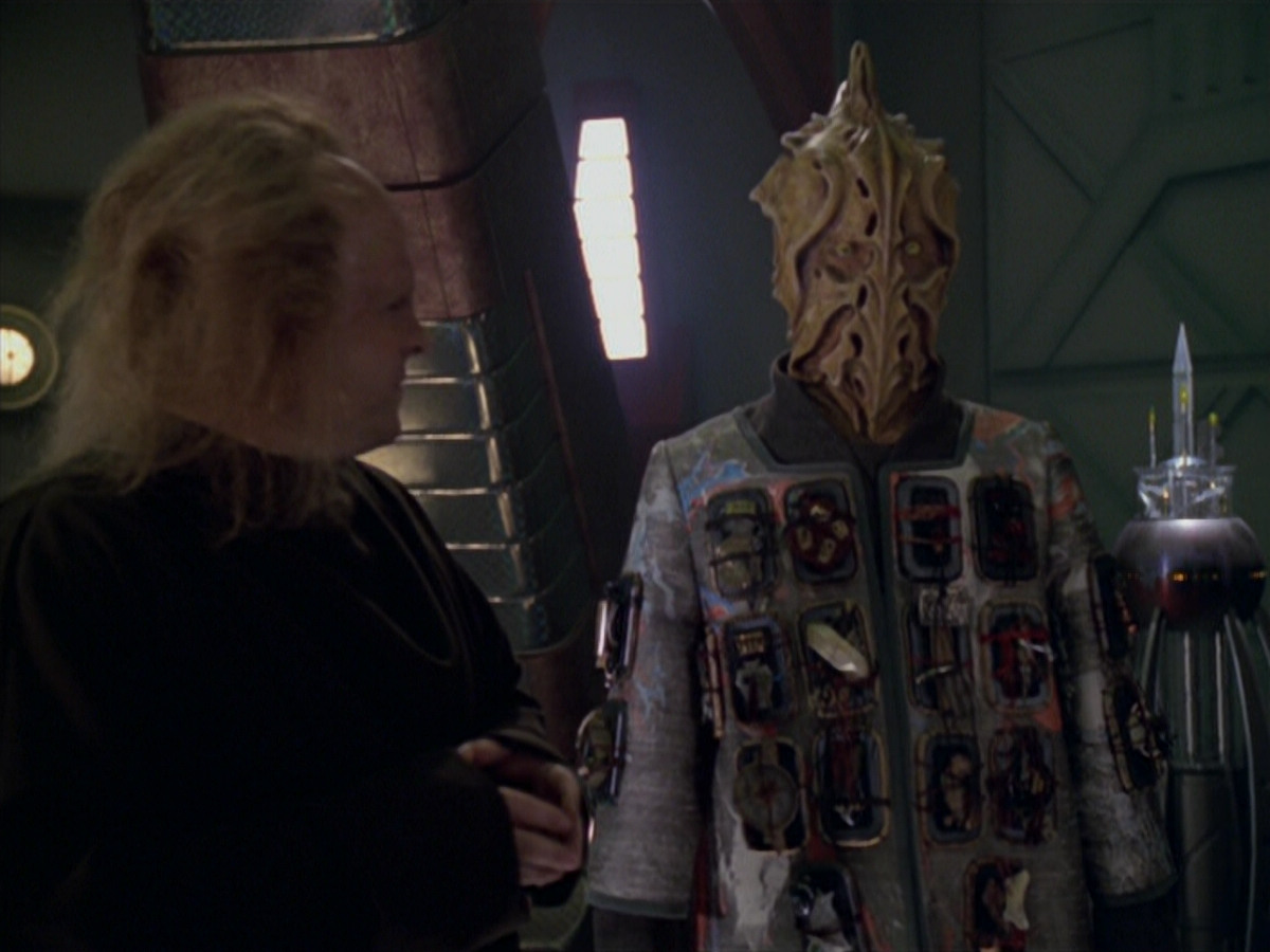 extant_StarTrek_VOY_5x20-ThinkTank_01435.jpg