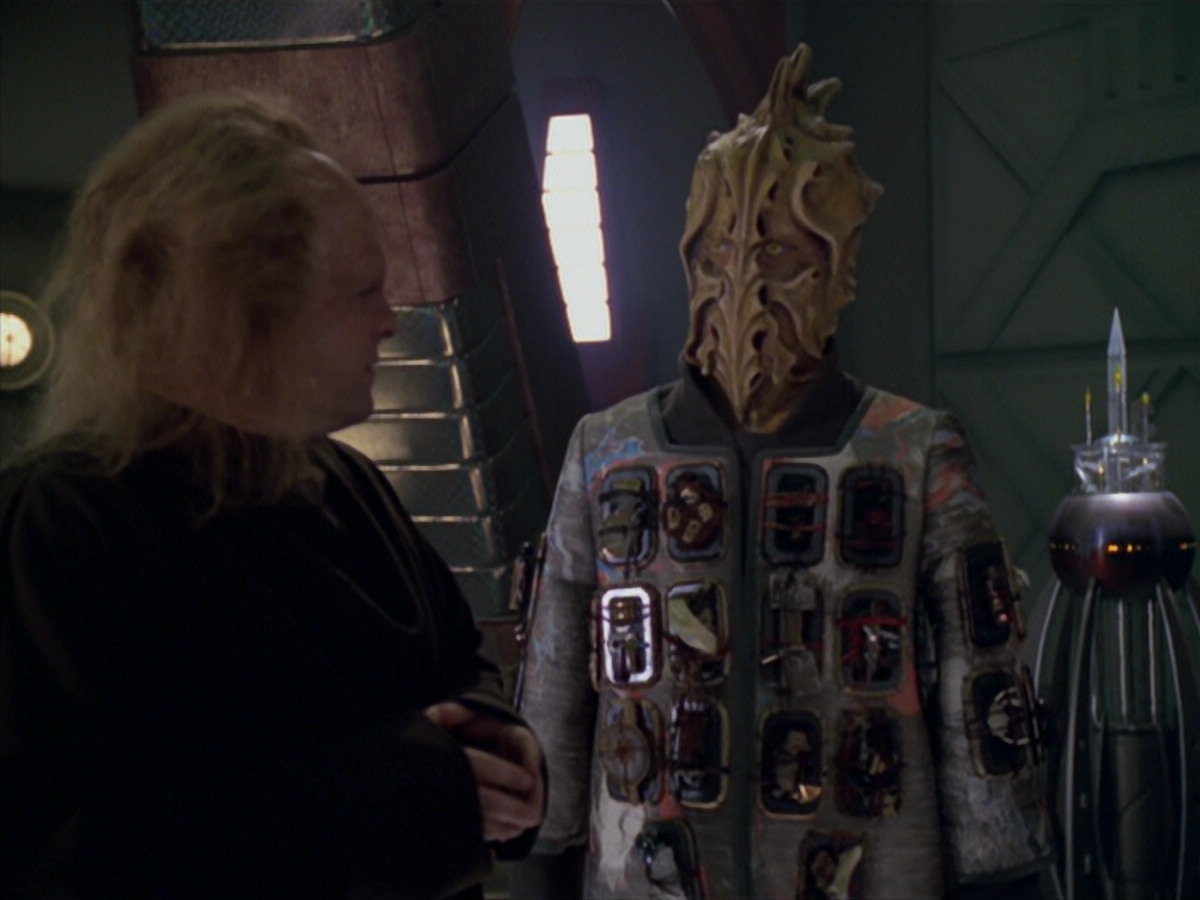 extant_StarTrek_VOY_5x20-ThinkTank_01438.jpg