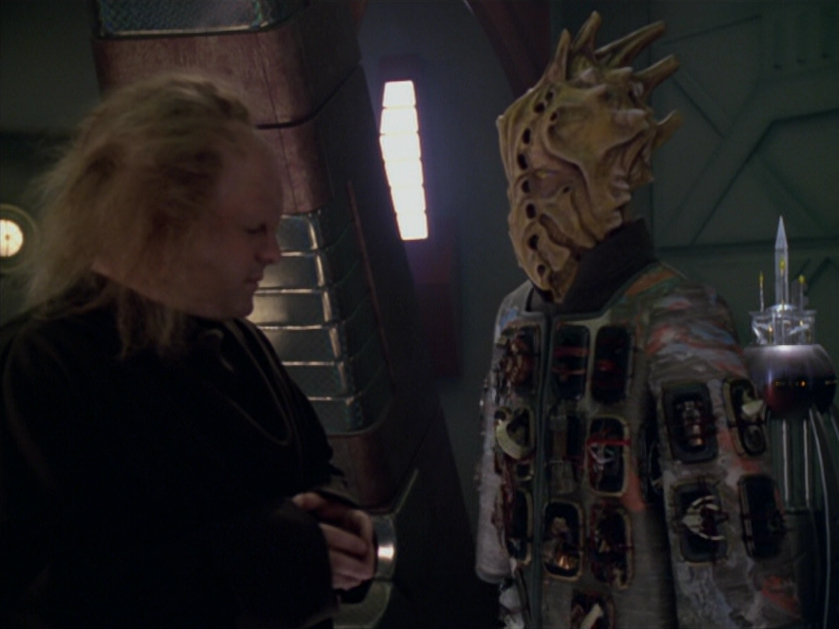 extant_StarTrek_VOY_5x20-ThinkTank_01440.jpg