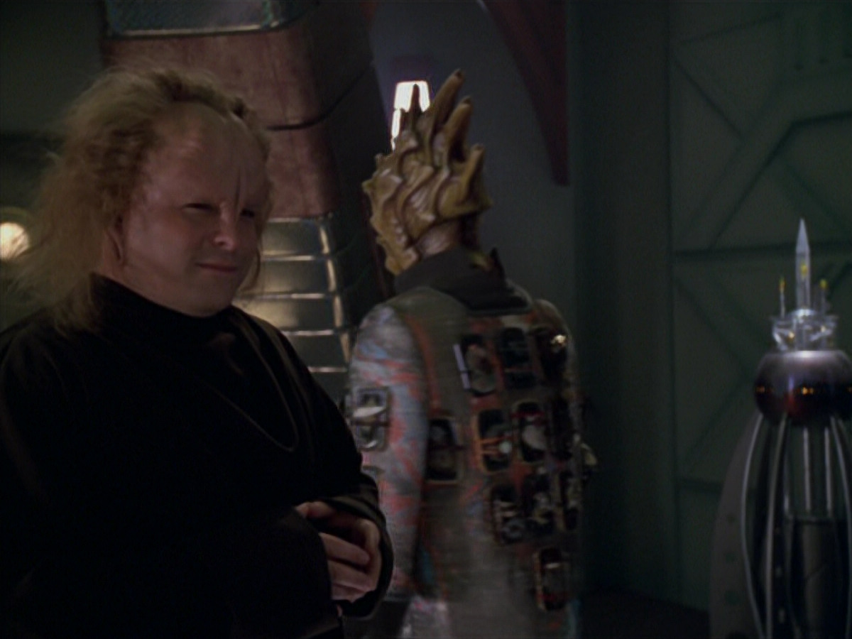 extant_StarTrek_VOY_5x20-ThinkTank_01442.jpg