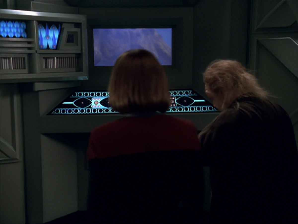 extant_StarTrek_VOY_5x20-ThinkTank_01479.jpg