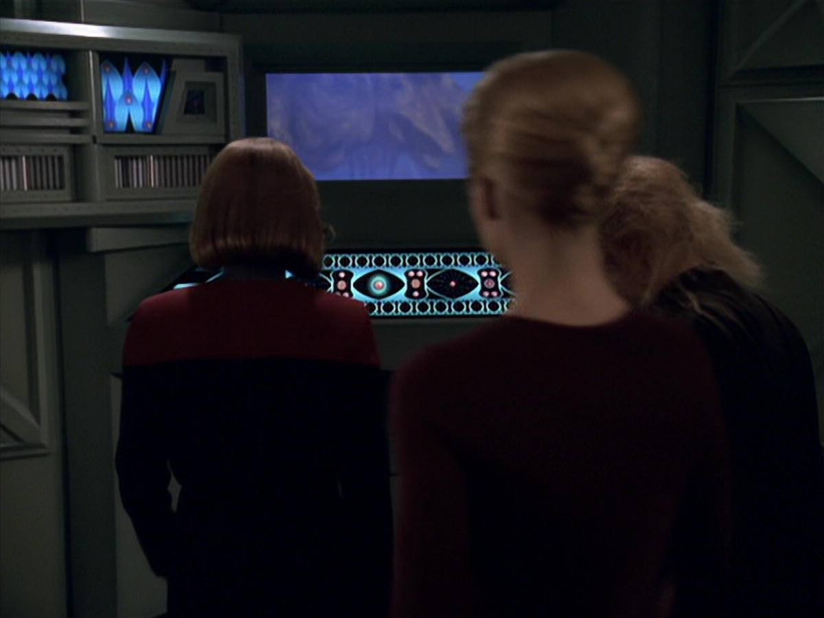 extant_StarTrek_VOY_5x20-ThinkTank_01480.jpg