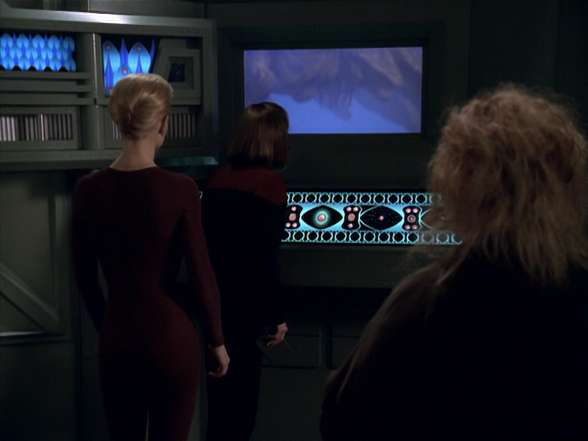 extant_StarTrek_VOY_5x20-ThinkTank_01485.jpg