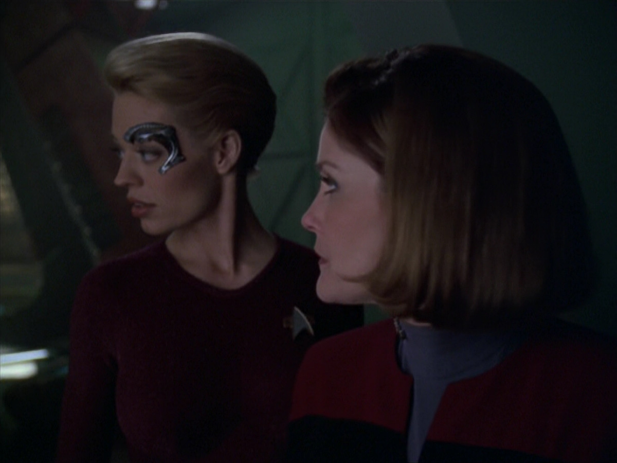 extant_StarTrek_VOY_5x20-ThinkTank_01490.jpg