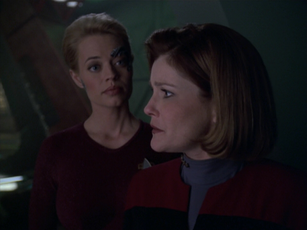 extant_StarTrek_VOY_5x20-ThinkTank_01498.jpg