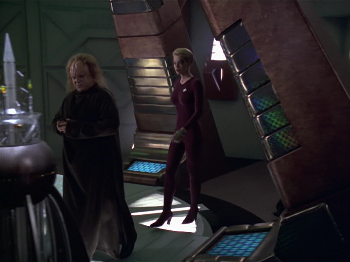 extant_StarTrek_VOY_5x20-ThinkTank_01543.jpg