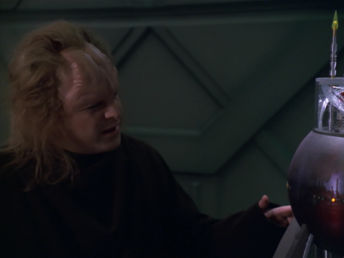 extant_StarTrek_VOY_5x20-ThinkTank_01563.jpg