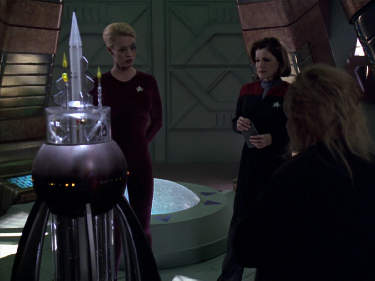 extant_StarTrek_VOY_5x20-ThinkTank_01570.jpg
