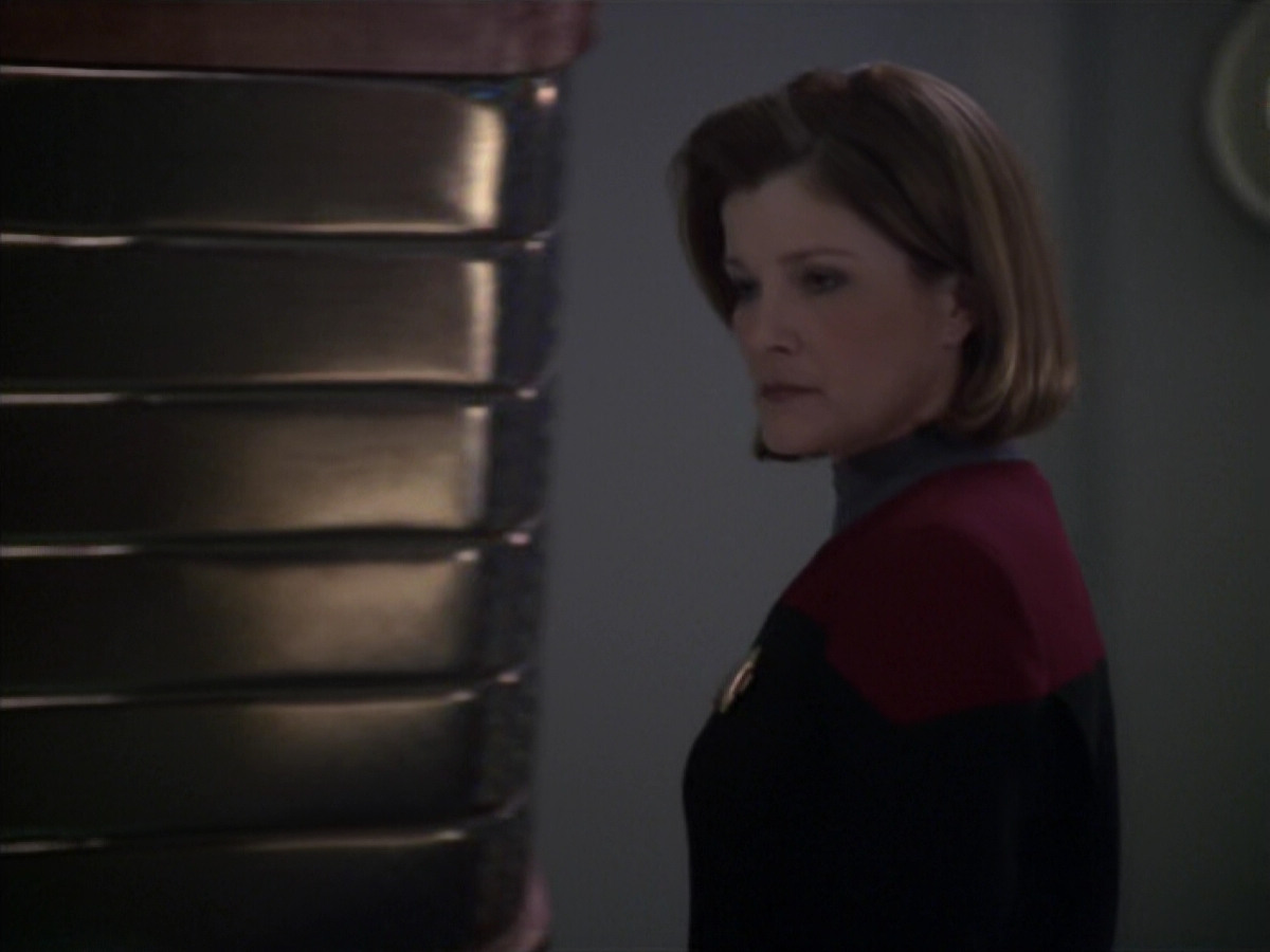 extant_StarTrek_VOY_5x20-ThinkTank_01587.jpg