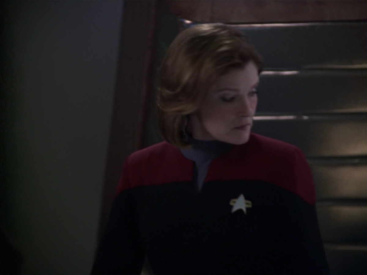 extant_StarTrek_VOY_5x20-ThinkTank_01589.jpg