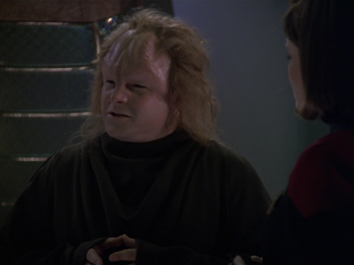 extant_StarTrek_VOY_5x20-ThinkTank_01602.jpg
