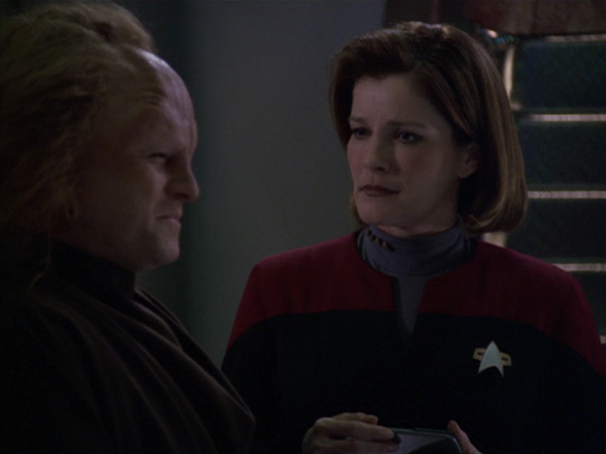 extant_StarTrek_VOY_5x20-ThinkTank_01612.jpg