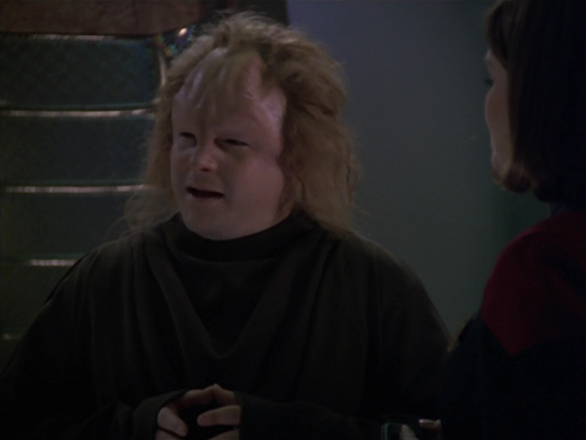 extant_StarTrek_VOY_5x20-ThinkTank_01622.jpg