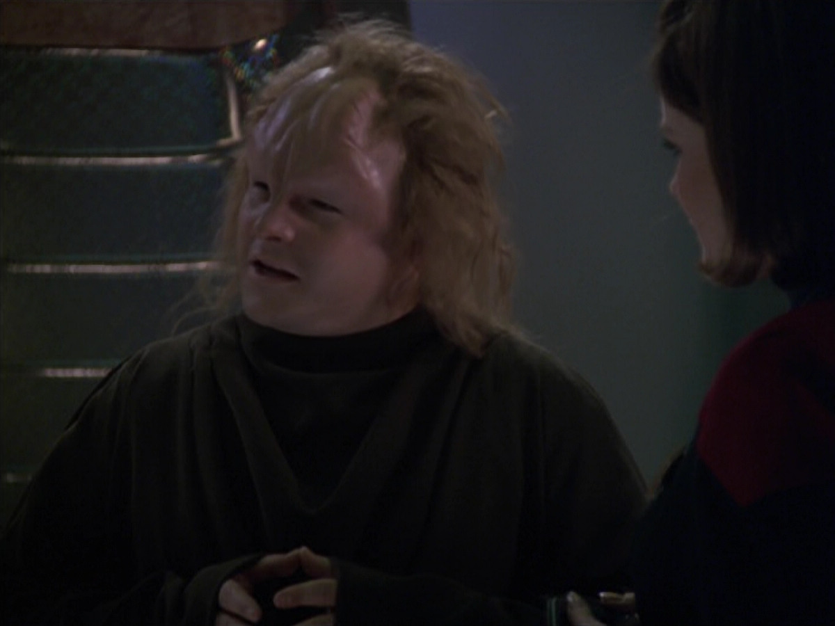 extant_StarTrek_VOY_5x20-ThinkTank_01639.jpg