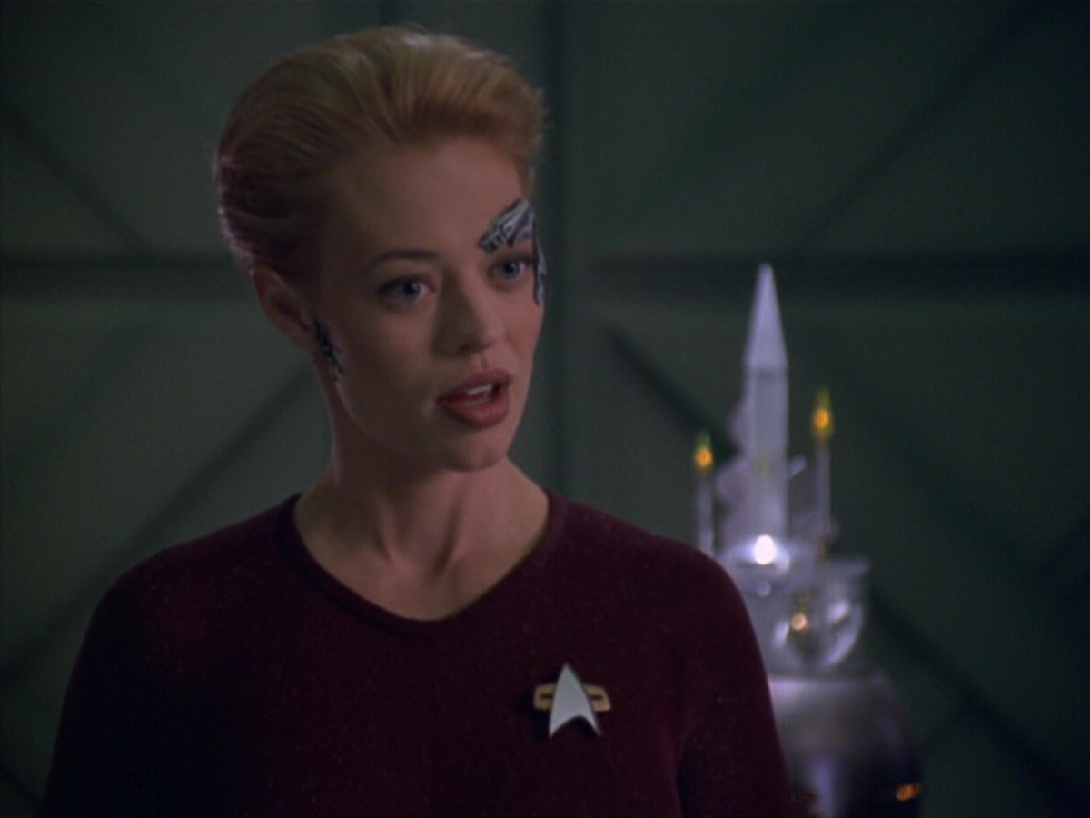 extant_StarTrek_VOY_5x20-ThinkTank_01643.jpg