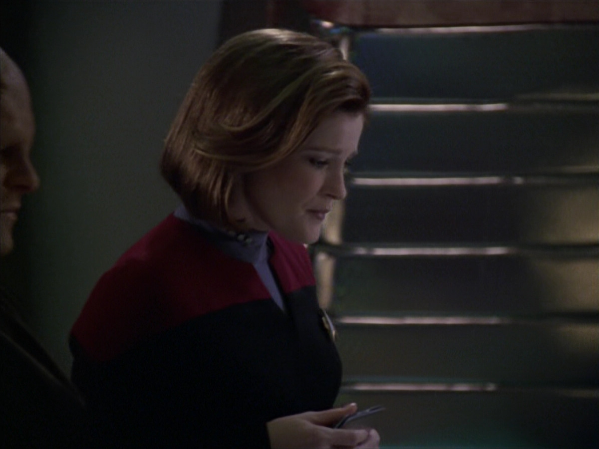 extant_StarTrek_VOY_5x20-ThinkTank_01650.jpg
