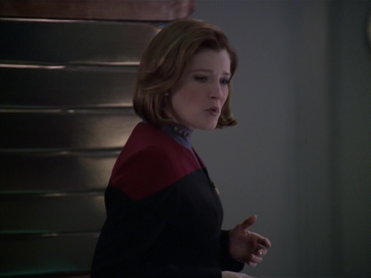 extant_StarTrek_VOY_5x20-ThinkTank_01652.jpg