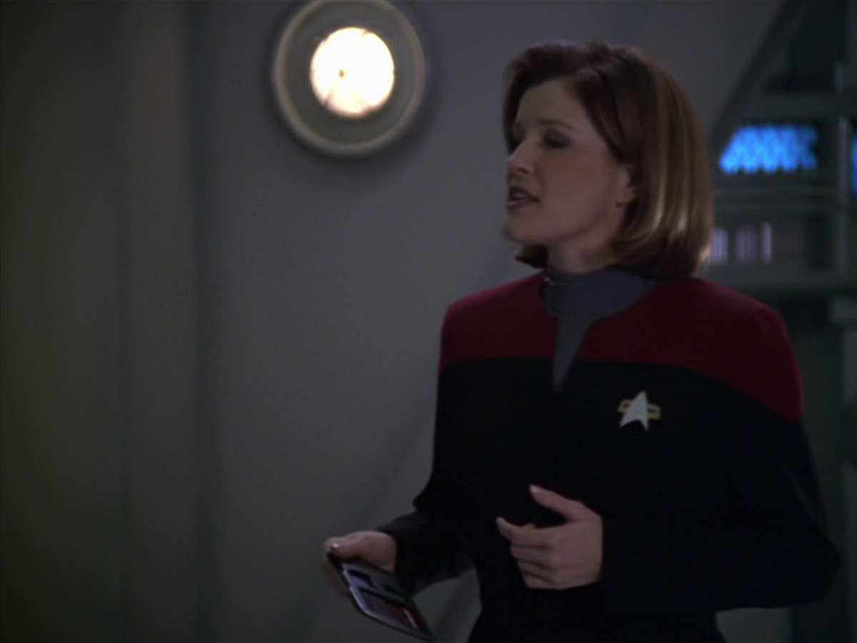 extant_StarTrek_VOY_5x20-ThinkTank_01658.jpg