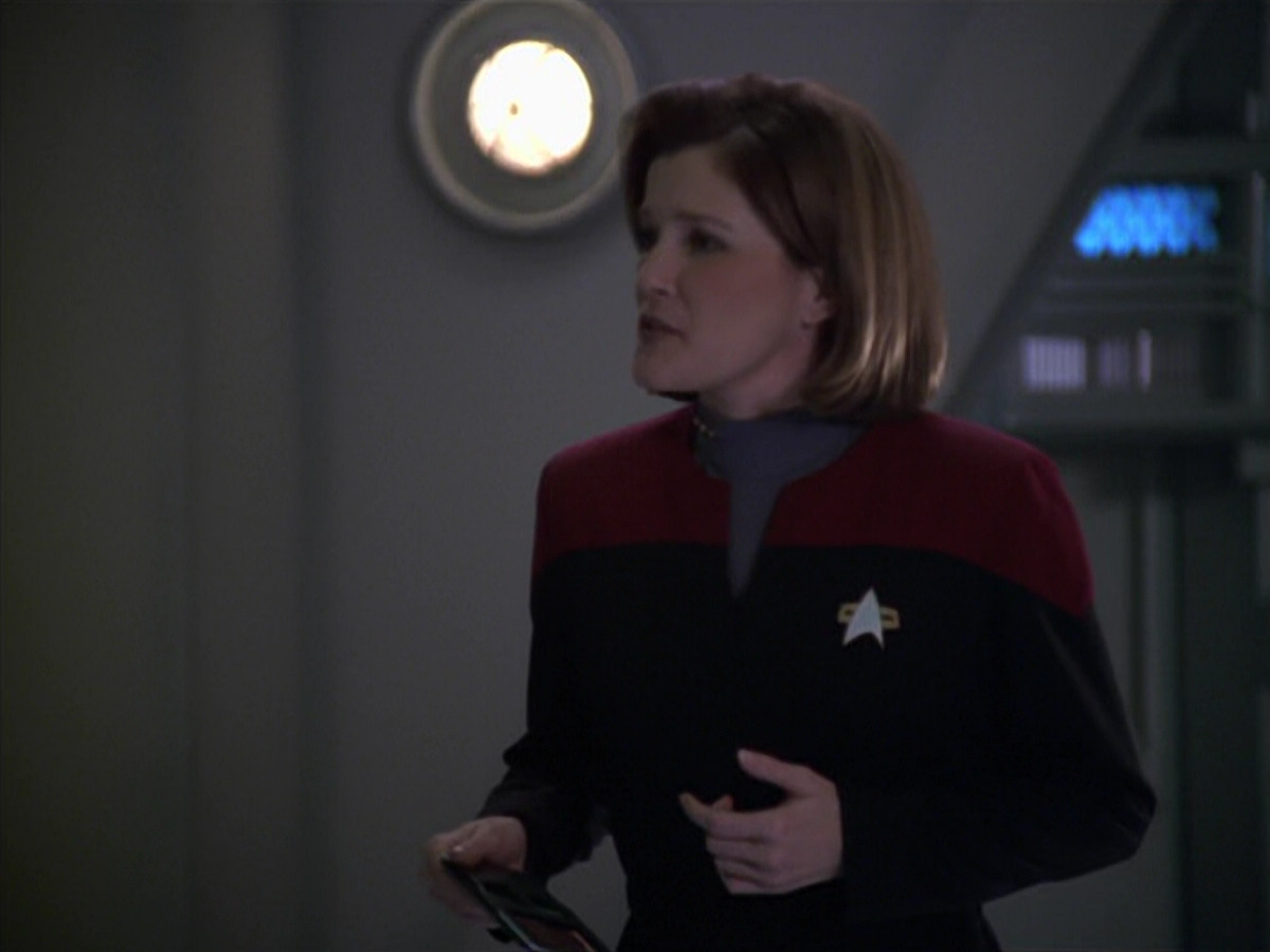 extant_StarTrek_VOY_5x20-ThinkTank_01659.jpg