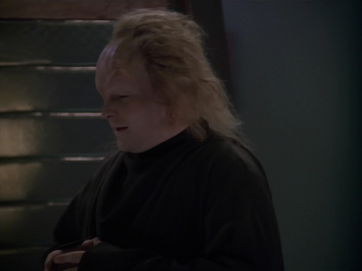 extant_StarTrek_VOY_5x20-ThinkTank_01668.jpg