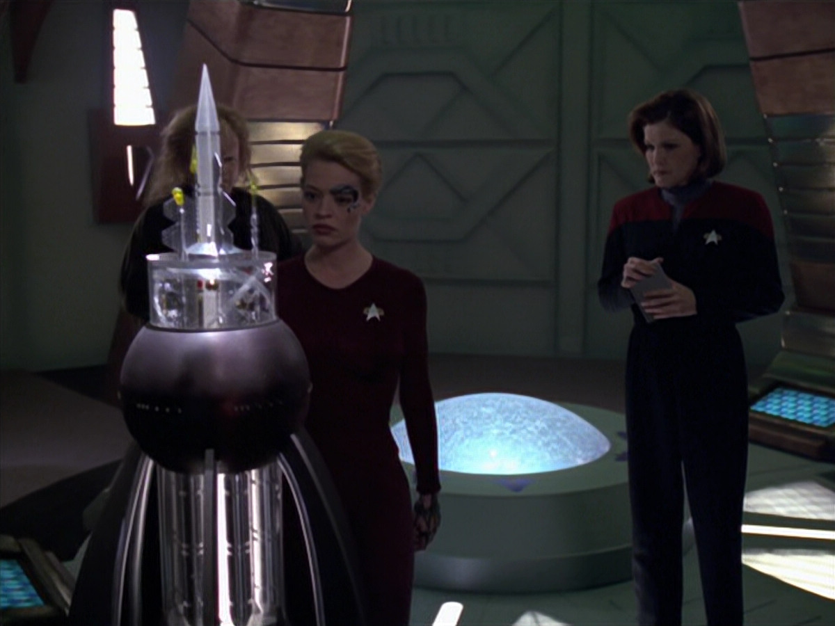extant_StarTrek_VOY_5x20-ThinkTank_01726.jpg