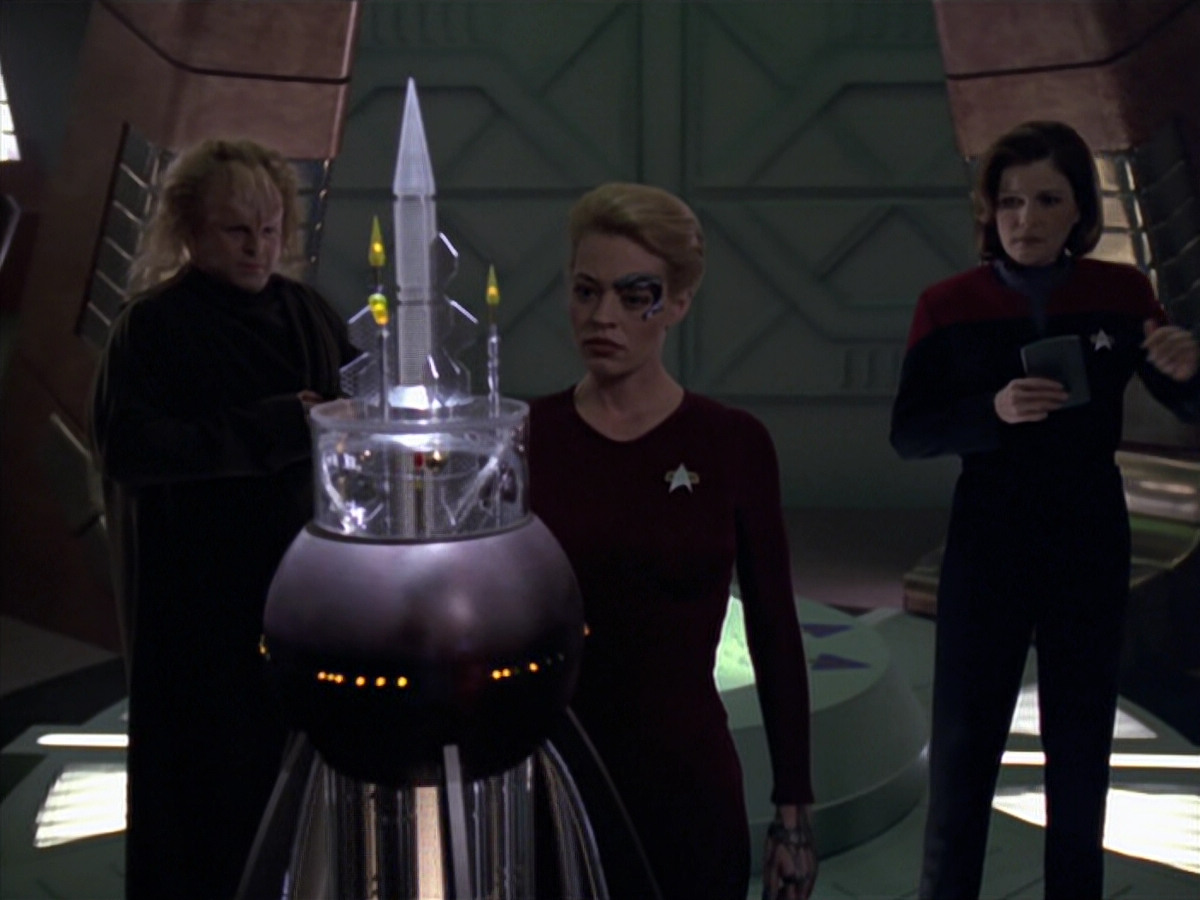 extant_StarTrek_VOY_5x20-ThinkTank_01728.jpg