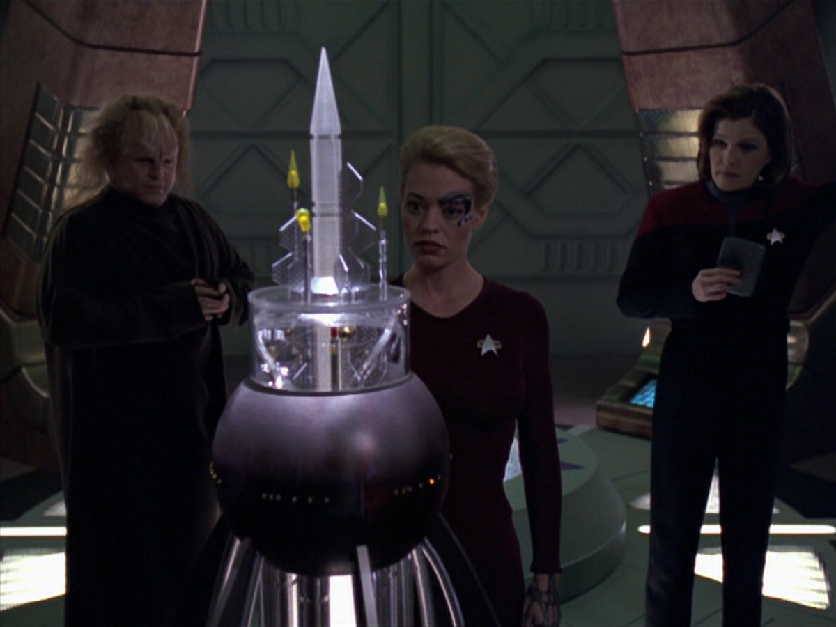 extant_StarTrek_VOY_5x20-ThinkTank_01731.jpg
