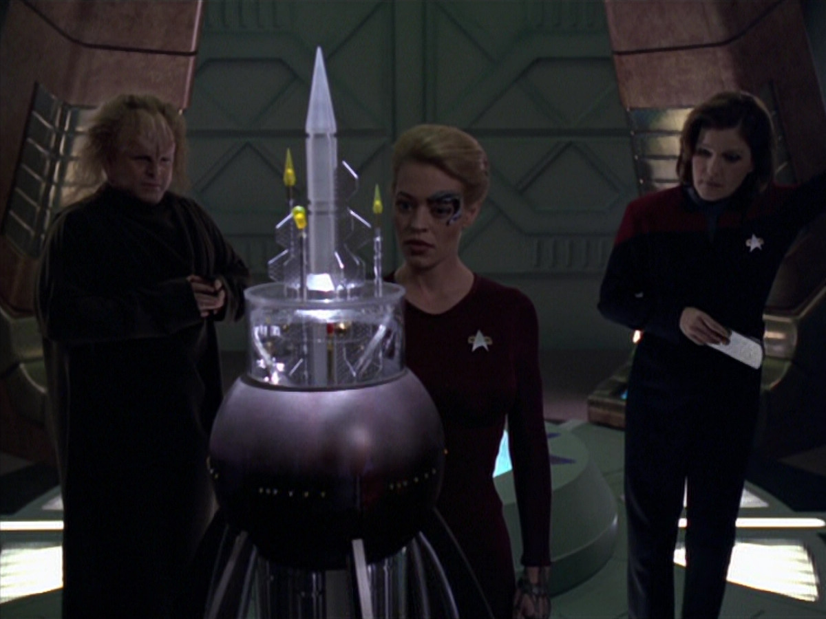 extant_StarTrek_VOY_5x20-ThinkTank_01732.jpg
