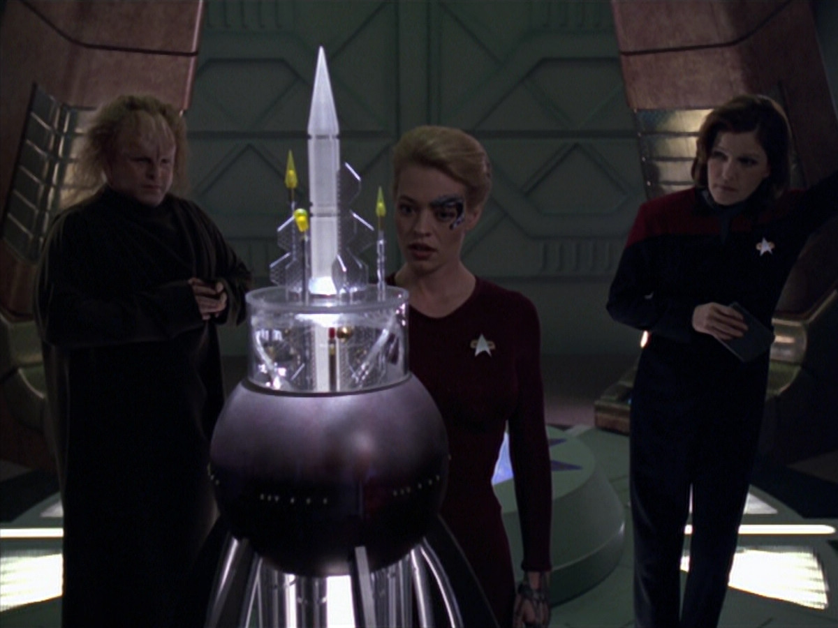 extant_StarTrek_VOY_5x20-ThinkTank_01733.jpg