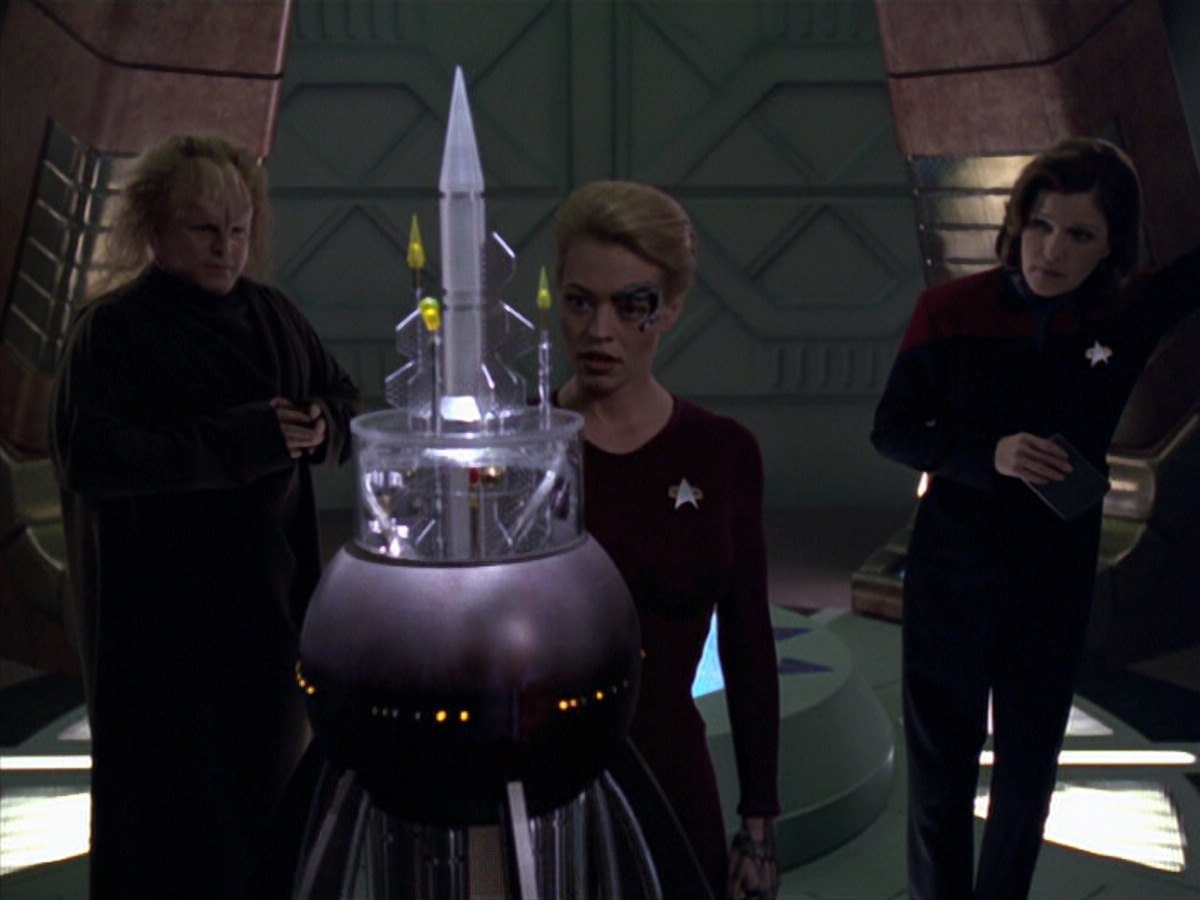 extant_StarTrek_VOY_5x20-ThinkTank_01734.jpg