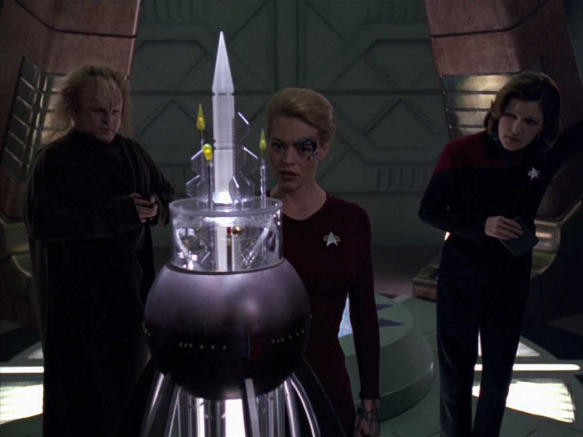 extant_StarTrek_VOY_5x20-ThinkTank_01736.jpg