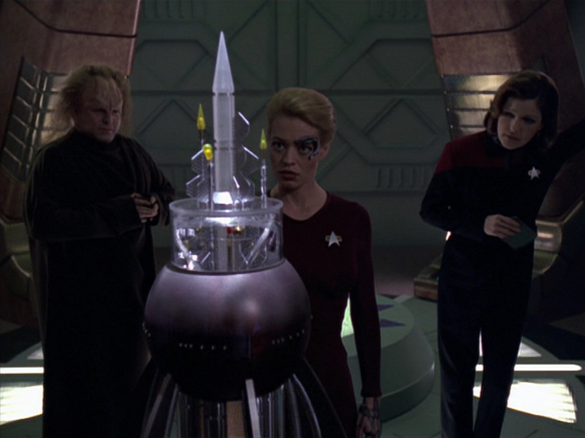 extant_StarTrek_VOY_5x20-ThinkTank_01737.jpg