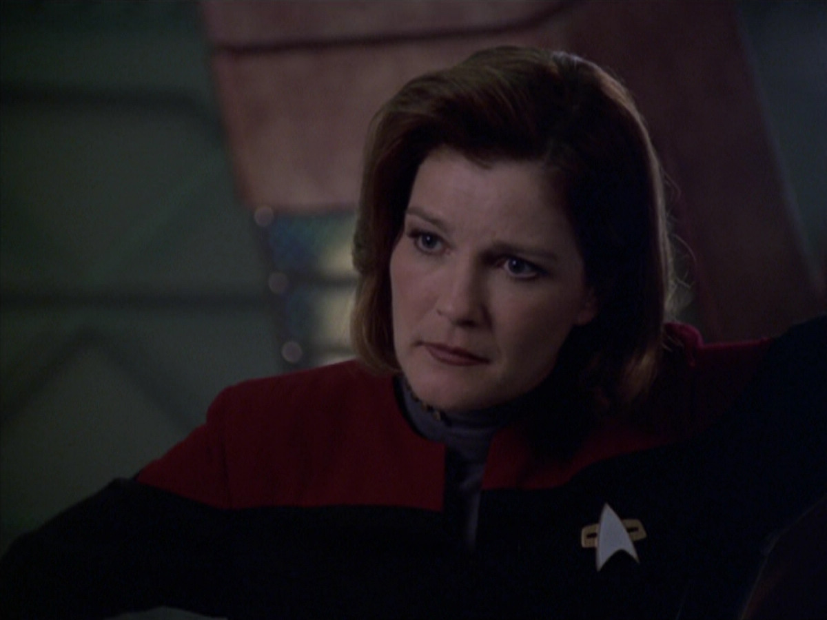 extant_StarTrek_VOY_5x20-ThinkTank_01740.jpg